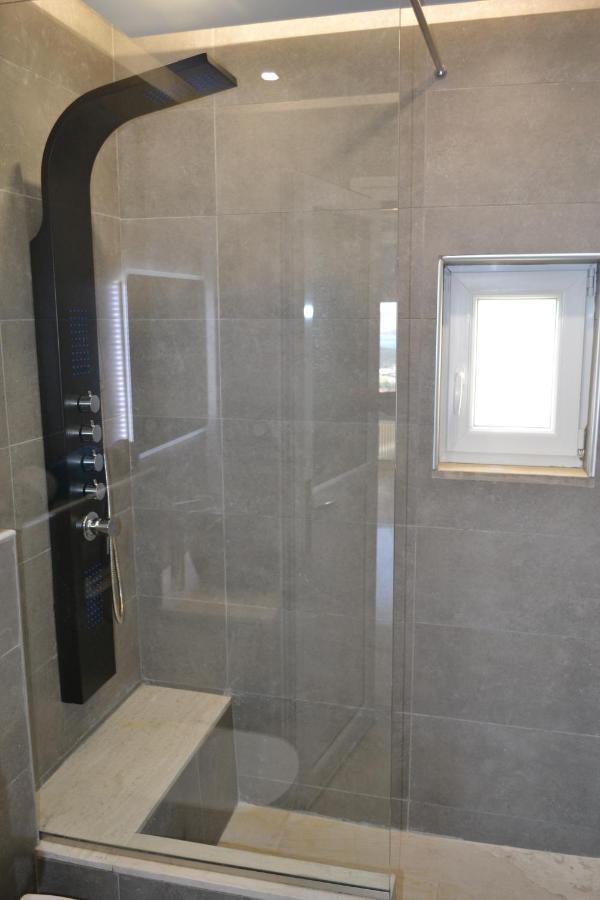 Stergiou Luxury Apartments With Shared Pool 阿纳维索斯 外观 照片